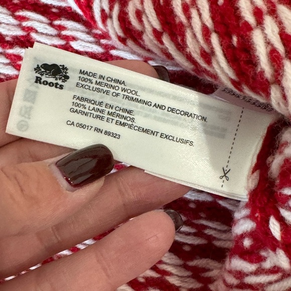 NWOT Roots 100% Merino Wool - Holiday Christmas Falling Snow Mini Skirt - Size S - Picture 5 of 5